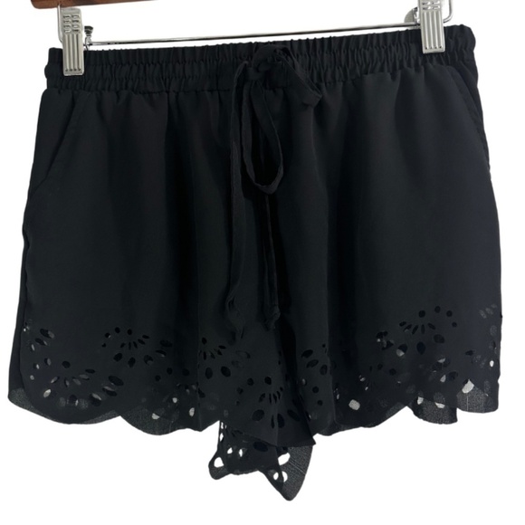 Brandy Melville Black Eyelet Trim Scallop Edge Pull-On Drawstring Shorts One Sze - Picture 1 of 4